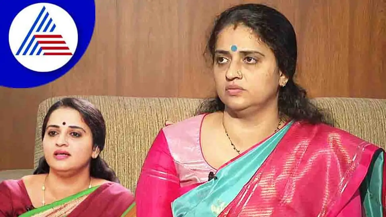 Exclusive: ನನಗೆ ರಕ್ಷಣೆ ಬೇಕು, ನನ್ನ ಜೀವನ ಹಾಳಾಗಿದೆ ಪವಿತ್ರಾ ಲೋಕೇಶ್ Exclusive: ನನಗೆ ರಕ್ಷಣೆ ಬೇಕು, ನನ್ನ ಜೀವನ ಹಾಳಾಗಿದೆ ಪವಿತ್ರಾ ಲೋಕೇಶ್