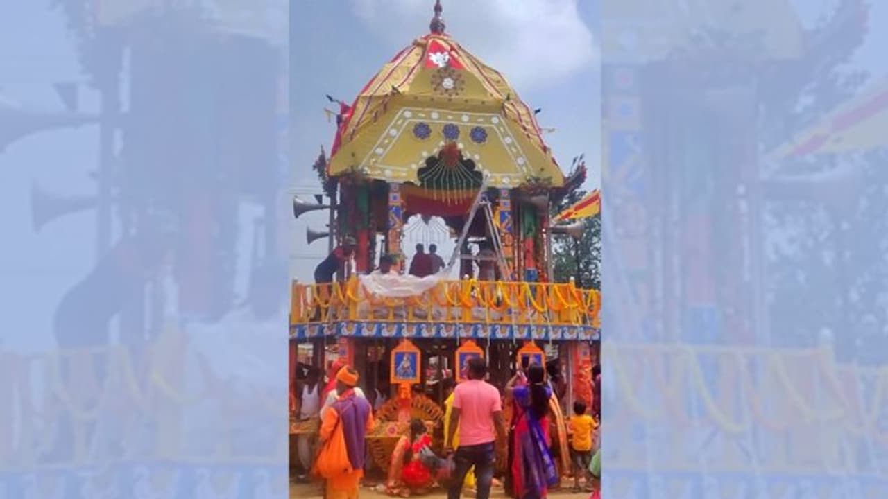 झारखंड में निकलने वाली रथ यात्रा को लेकर पुलिस अलर्ट, सुरक्षा कि लिए लगाए कई जगह बैरिकेड झारखंड में निकलने वाली रथ यात्रा को लेकर पुलिस अलर्ट, सुरक्षा कि लिए लगाए कई जगह बैरिकेड