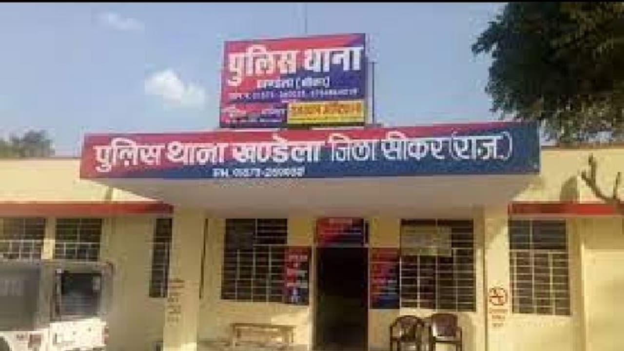 पति के साथ कुकर्म का वीडियो वायरल, पीड़ित ने दी सुसाइड की धमकी,पत्नी ने की आरोपियों के खिलाफ शिकायत पति के साथ कुकर्म का वीडियो वायरल, पीड़ित ने दी सुसाइड की धमकी,पत्नी ने की आरोपियों के खिलाफ शिकायत