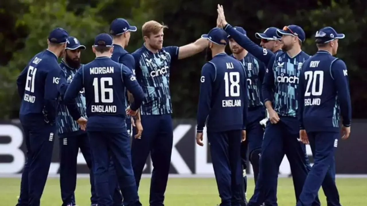 ವಿಶ್ವಕಪ್ ಹೀರೋನನ್ನೇ ಕೈಬಿಟ್ಟು ಸ್ಪೋಟಕ ಆಟಗಾರನಿಗೆ ಮಣೆ ಹಾಕಿದ ಇಂಗ್ಲೆಂಡ್..! 2023ರ ವಿಶ್ವಕಪ್ಗೆ ಹೊಸದಾಗಿ ತಂಡ ಪ್ರಕಟ ವಿಶ್ವಕಪ್ ಹೀರೋನನ್ನೇ ಕೈಬಿಟ್ಟು ಸ್ಪೋಟಕ ಆಟಗಾರನಿಗೆ ಮಣೆ ಹಾಕಿದ ಇಂಗ್ಲೆಂಡ್..! 2023ರ ವಿಶ್ವಕಪ್ಗೆ ಹೊಸದಾಗಿ ತಂಡ ಪ್ರಕಟ