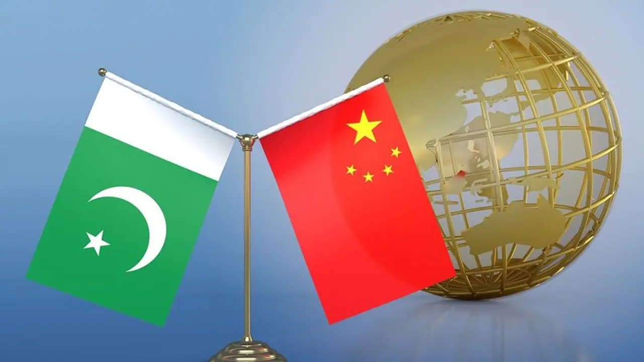 चीन की बड़ी राजनीतिः पाकिस्तान को 19 हजार करोड़ कर्ज देकर लेगा गिलगित बाल्टिस्तान का पूरा इलाका, POK पर भी नजर चीन की बड़ी राजनीतिः पाकिस्तान को 19 हजार करोड़ कर्ज देकर लेगा गिलगित बाल्टिस्तान का पूरा इलाका, POK पर भी नजर