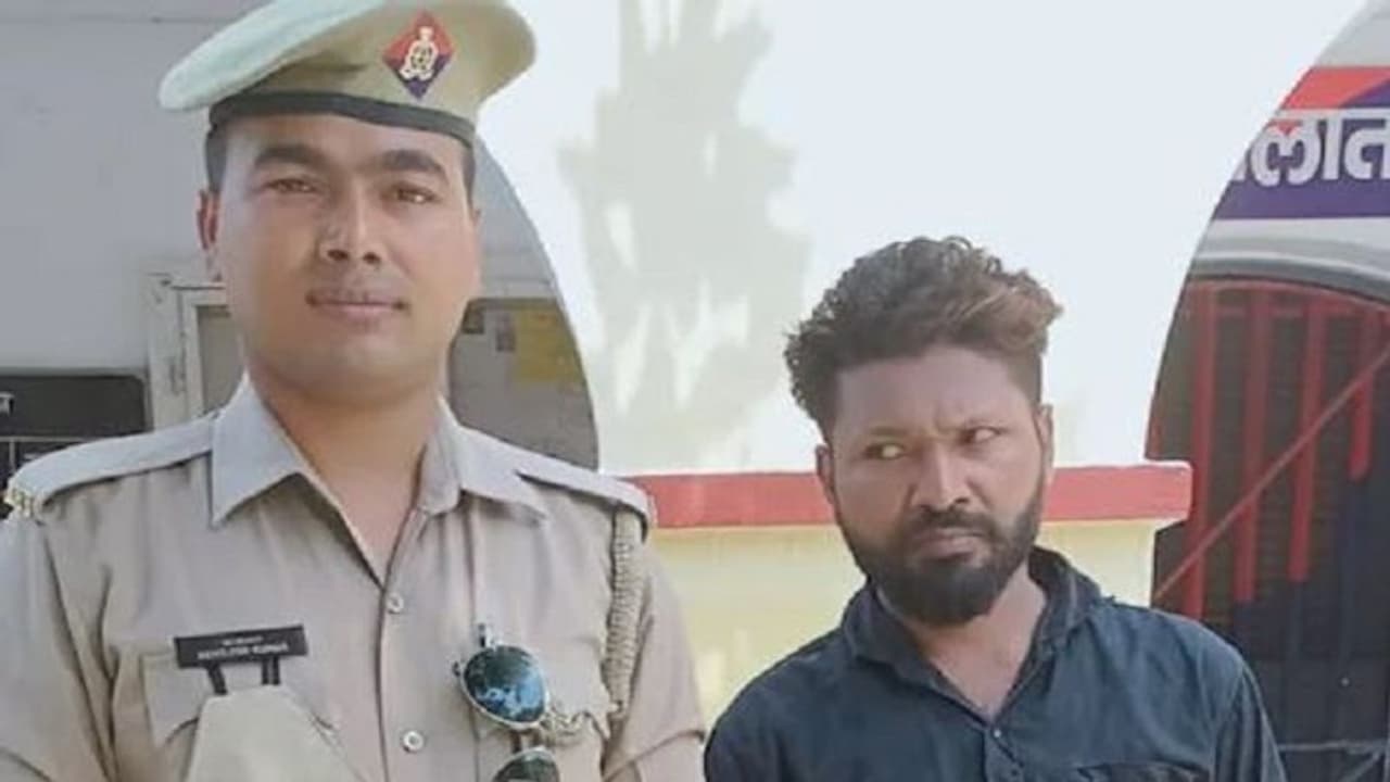 आजमगढ़ में दरोगा की लापरवाही के चलते असलहा तस्कर हुआ फरार, कोर्ट में पेशी के दौरान दिया चकमा आजमगढ़ में दरोगा की लापरवाही के चलते असलहा तस्कर हुआ फरार, कोर्ट में पेशी के दौरान दिया चकमा