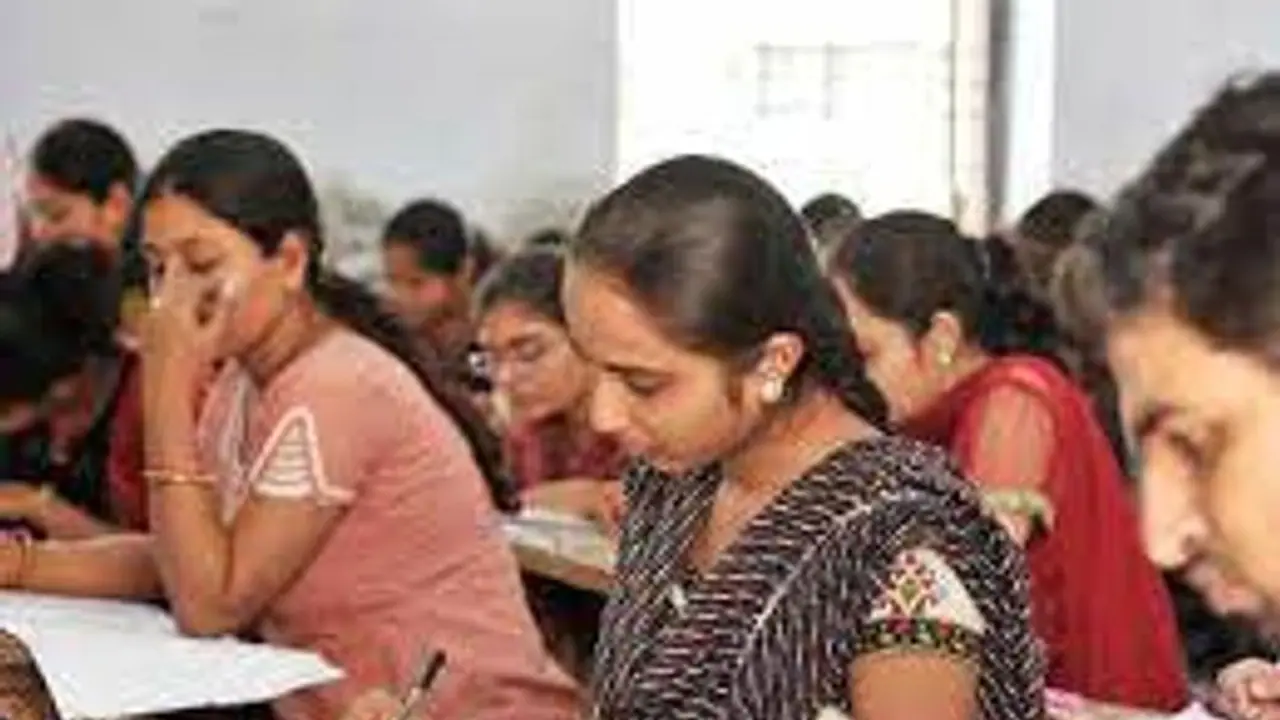 கவனத்திற்கு!! தற்காலிக ஆசிரியர் பணியிடங்களுக்கு விண்ணபிக்க இன்று கடைசி நாள்.. முழு விபரம் கவனத்திற்கு!! தற்காலிக ஆசிரியர் பணியிடங்களுக்கு விண்ணபிக்க இன்று கடைசி நாள்.. முழு விபரம்