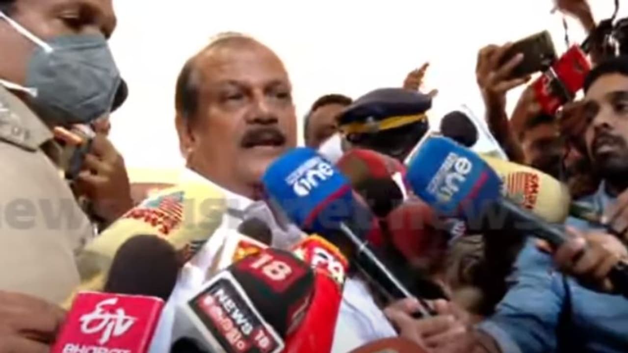 പീഡനപരാതിയിൽ അറസ്റ്റിലായ പി സി ജോര്‍ജിന് ജാമ്യം; 'ശനിയാഴ്ച ഹാജരാകണം, സാക്ഷികളെ സ്വാധീനിക്കരുത്' എന്നും ഉപാധി