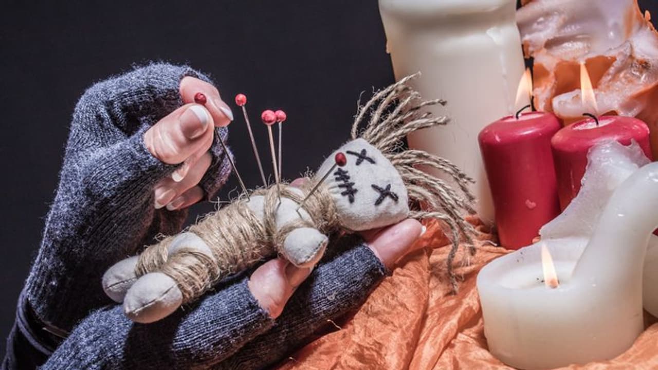 മന്ത്രവാദം നടത്തി ജീവിപ്പിക്കാന്‍ ശ്രമം, 14 കാരിയുടെ മൃതദേഹം വീട്ടുകാര്‍ സൂക്ഷിച്ചത് നാല് ദിവസം! 