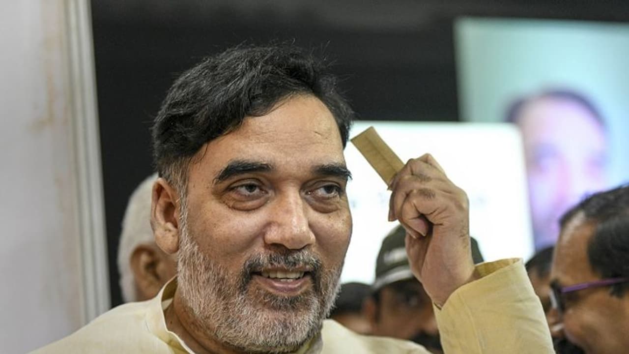 Kejriwal govt blames vehicular emissions from UP buses as Delhi air quality worsens