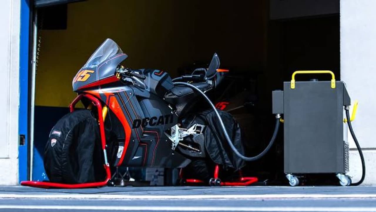 மணிக்கு 275 கி.மீ. வேகம்... எலெக்ட்ரிக் ஸ்போர்ட்ஸ் பைக் உருவாக்கும் டுகாட்டி...! மணிக்கு 275 கி.மீ. வேகம்... எலெக்ட்ரிக் ஸ்போர்ட்ஸ் பைக் உருவாக்கும் டுகாட்டி...!