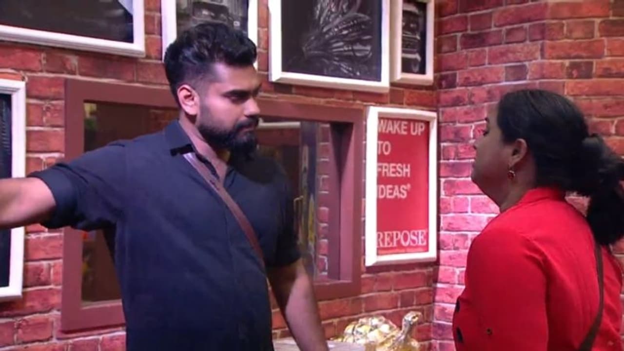 'ഞാന് ഇതിനപ്പുറത്തു നിന്ന് കരയുകയായിരുന്നു'; ലക്ഷ്മിപ്രിയയോട് സീക്രട്ട് റൂം അനുഭവം പറഞ്ഞ് റോബിന് 'ഞാന് ഇതിനപ്പുറത്തു നിന്ന് കരയുകയായിരുന്നു'; ലക്ഷ്മിപ്രിയയോട് സീക്രട്ട് റൂം അനുഭവം പറഞ്ഞ് റോബിന്