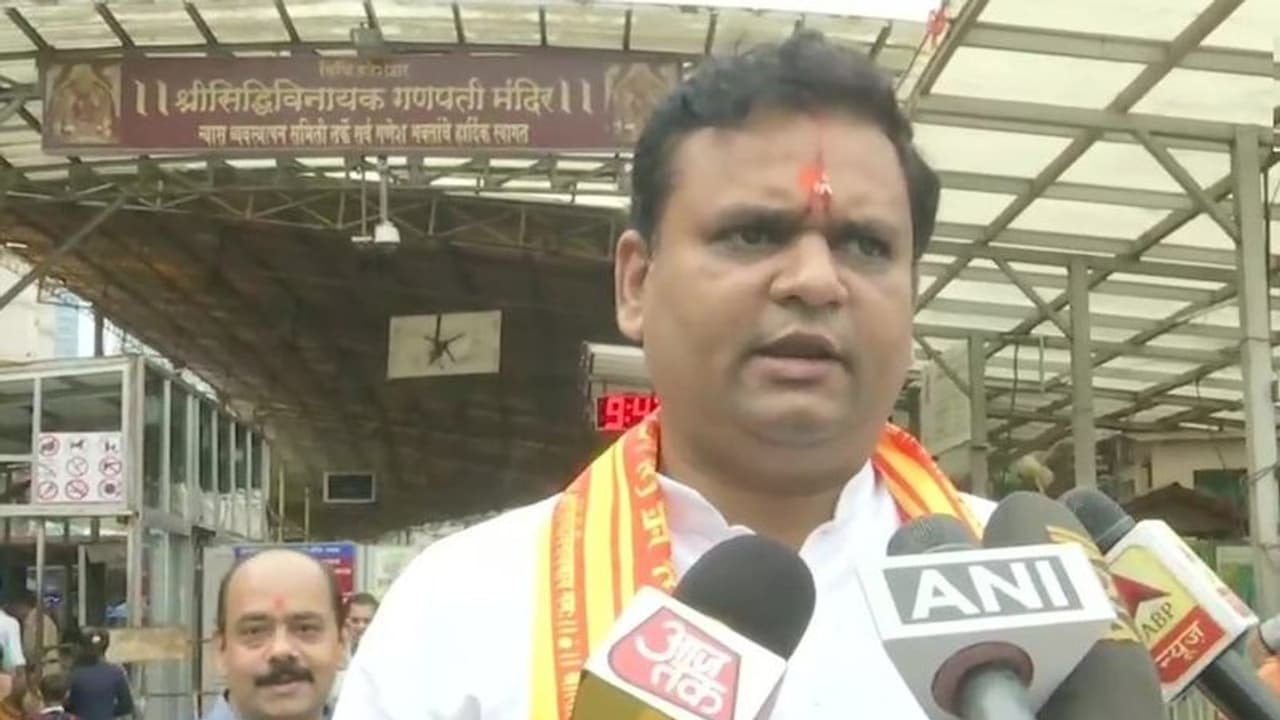 மகராஷ்டிராவுக்கு புதிய சபாநாயகர்... அதிக வாக்குகள் பெற்ற பாஜகவின் ராகுல் நர்வேகர் தேர்வு!! மகராஷ்டிராவுக்கு புதிய சபாநாயகர்... அதிக வாக்குகள் பெற்ற பாஜகவின் ராகுல் நர்வேகர் தேர்வு!!