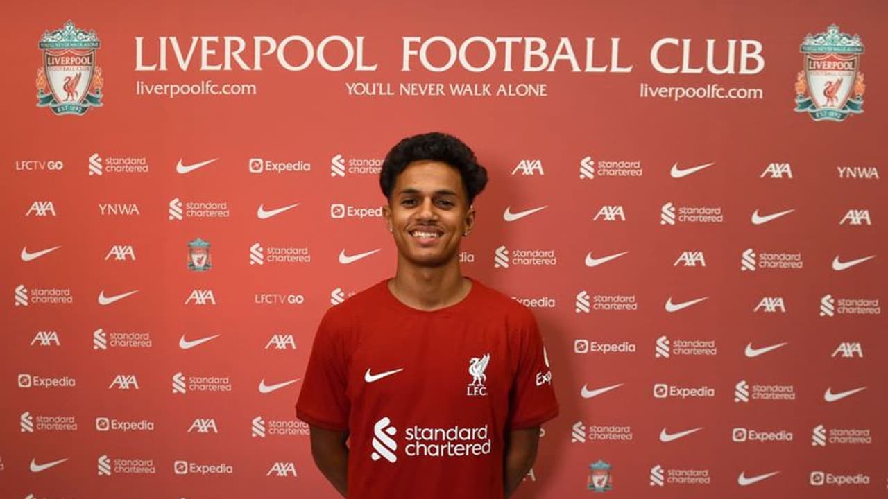 Liverpool confirms signing of Fabio Carvalho