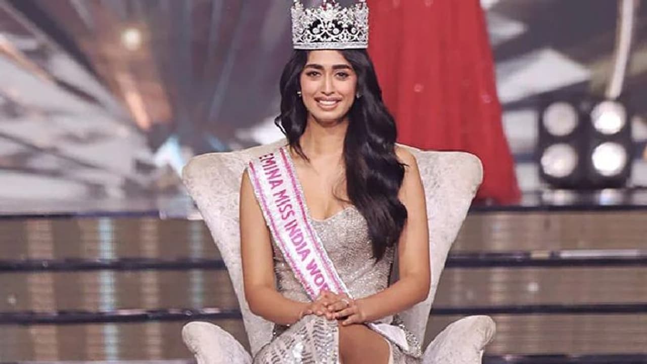 Femina Miss India Word 2022 : മിസ് ഇന്ത്യ 2022 കിരീടം ചൂടി സിനി ഷെട്ടി Femina Miss India Word 2022 : മിസ് ഇന്ത്യ 2022 കിരീടം ചൂടി സിനി ഷെട്ടി