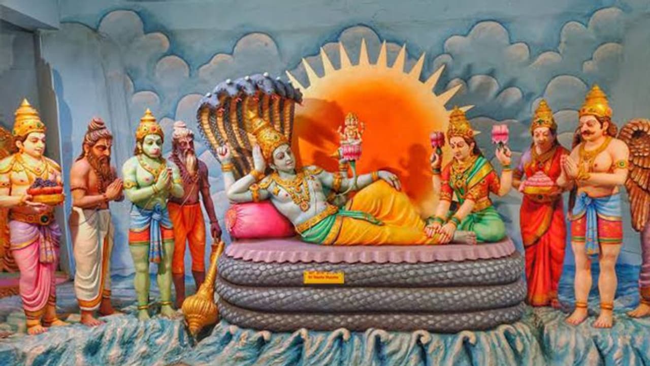 Devshayani Ekadashi 2022: कब है देवशयनी एकादशी, क्यों खास है ये तिथि? जानिए इससे जुड़ी कथा Devshayani Ekadashi 2022: कब है देवशयनी एकादशी, क्यों खास है ये तिथि? जानिए इससे जुड़ी कथा