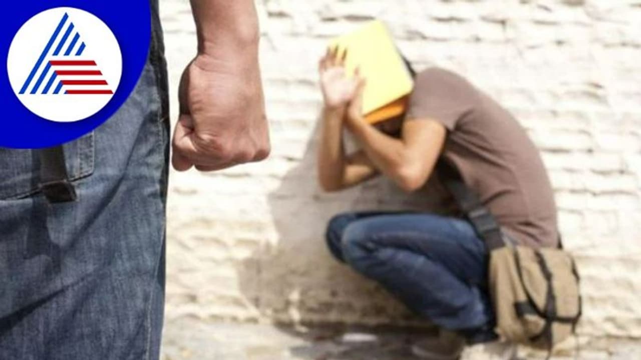  Bengaluru; ಕಪಾಳಕ್ಕೆ ಹೊಡೆದ ಶಿಕ್ಷಕ, ವಿದ್ಯಾರ್ಥಿ ICUಗೆ ಅಡ್ಮಿಟ್!