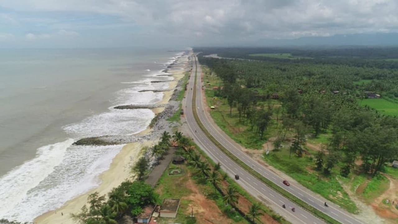 नितिन गडकरी ने शेयर की गोवा कर्नाटक NH17 तटीय राजमार्ग की बेहद चौकाने वाली तस्वीरें, जानें क्यों है इतना खास नितिन गडकरी ने शेयर की गोवा कर्नाटक NH17 तटीय राजमार्ग की बेहद चौकाने वाली तस्वीरें, जानें क्यों है इतना खास
