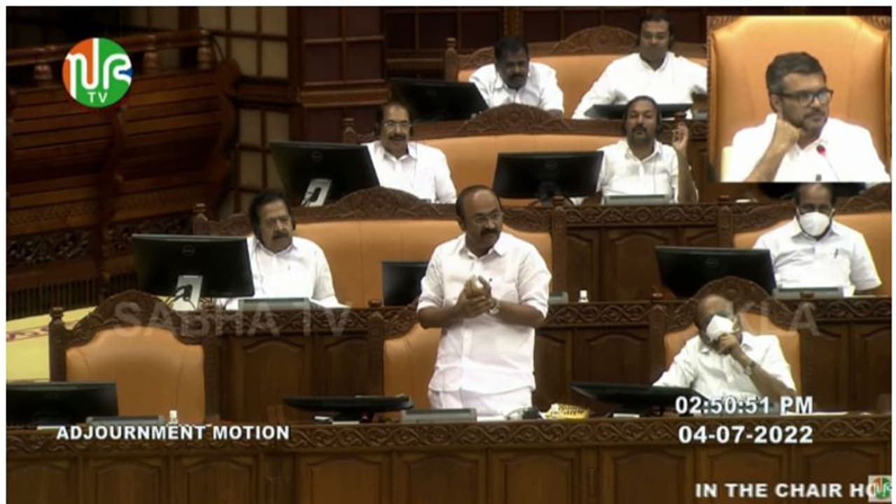 പ്രതിയെ കണ്ടെത്താനാകാത്തത് എന്തുകൊണ്ട്,സർക്കാരിന് ഭയം, തൊട്ടതെല്ലാം പാളുന്നു വി ഡി സതീശൻ