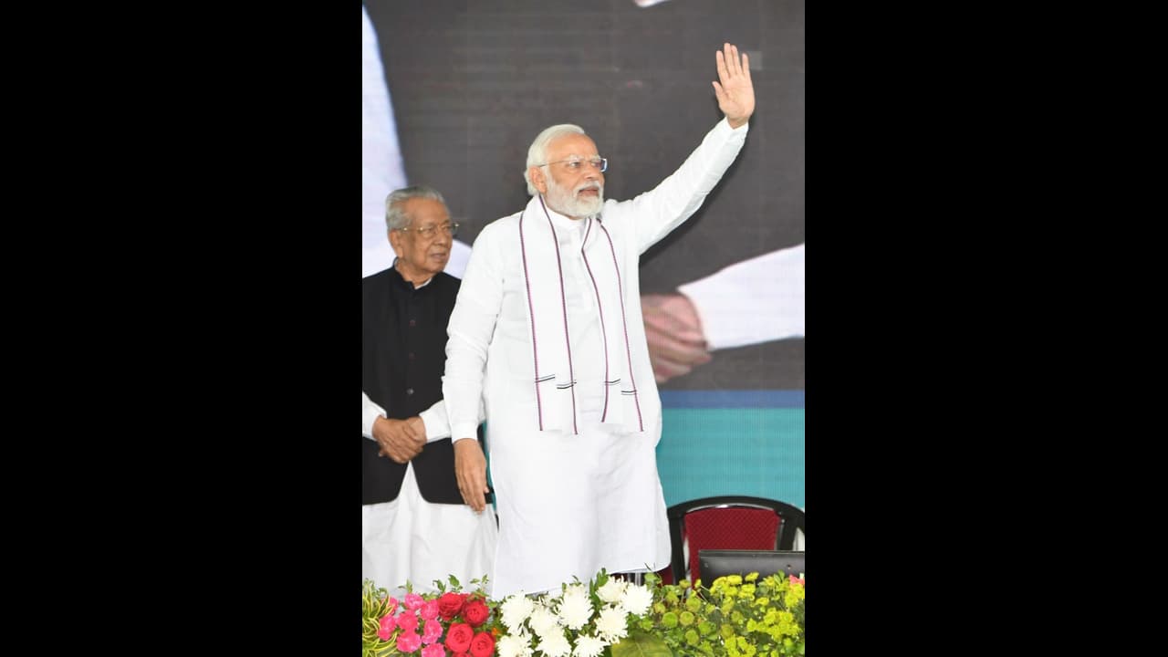 'এখন আর লাইনে দাঁড়াতে হয় না', ডিজিটাল ইন্ডিয়া সরকারে স্বচ্ছতা এনেছে বলে সওয়াল মোদীর 'এখন আর লাইনে দাঁড়াতে হয় না', ডিজিটাল ইন্ডিয়া সরকারে স্বচ্ছতা এনেছে বলে সওয়াল মোদীর