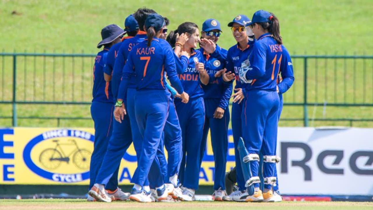 CWG 2022: సెమీస్లో భారత్ ప్రత్యర్థి ఎవరంటే..? గ్రూప్ బి నుంచి అర్హత సాధించిన ఇంగ్లాండ్, న్యూజిలాండ్ CWG 2022: సెమీస్లో భారత్ ప్రత్యర్థి ఎవరంటే..? గ్రూప్ బి నుంచి అర్హత సాధించిన ఇంగ్లాండ్, న్యూజిలాండ్