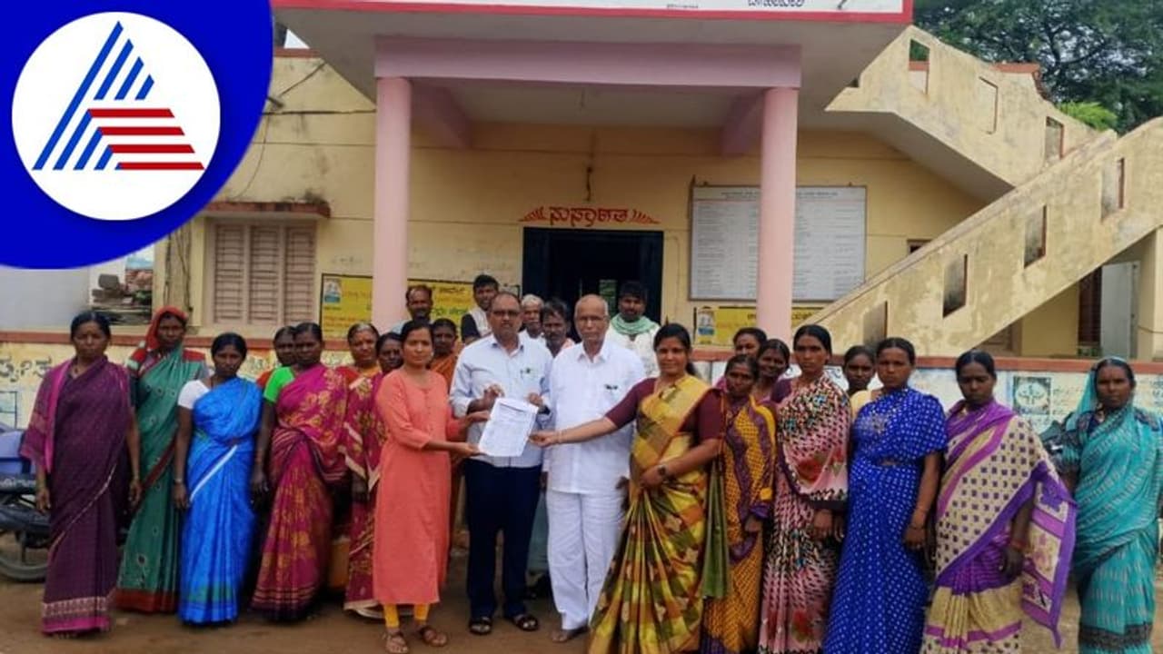 ಸರಾಯಿಗೆ ದಾಸರಾದ ಪತಿರಾಯರು: ಕಳ್ಳಬಟ್ಟಿ ವಿರುದ್ಧ ಮಹಿಳೆಯರ ಉಗ್ರ ಪ್ರತಿಭಟನೆ