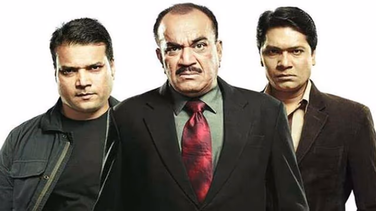 क्या फिर देखने मिलेगा पॉपुलर शो CID, 'एसीपी प्रद्युमन' ने इशारों इशारों में कही ये बात क्या फिर देखने मिलेगा पॉपुलर शो CID, 'एसीपी प्रद्युमन' ने इशारों इशारों में कही ये बात