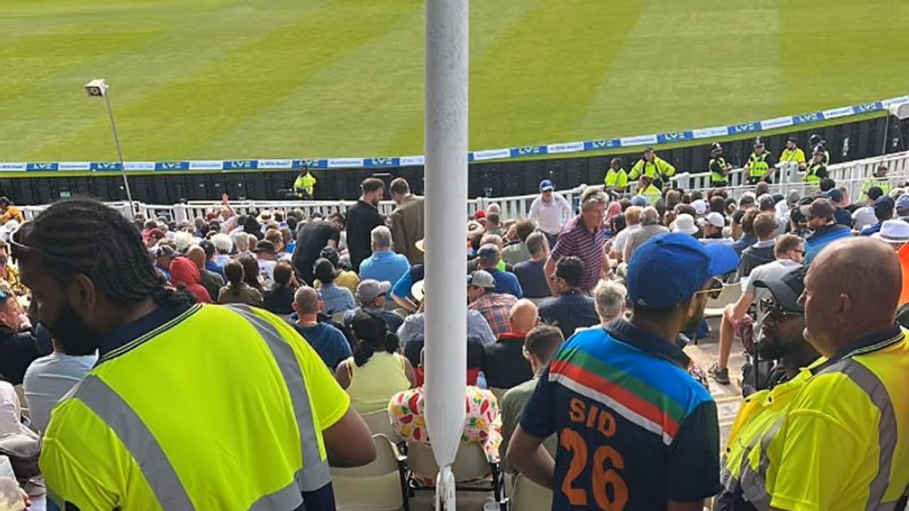 ENG vs IND : എഡ്ജ്ബാസ്റ്റണില് ഇന്ത്യന് കാണികള്ക്ക് നേരെ വംശീയാധിക്ഷേപമെന്ന് ആരോപണം; ദൃശ്യങ്ങള് വൈറല് ENG vs IND : എഡ്ജ്ബാസ്റ്റണില് ഇന്ത്യന് കാണികള്ക്ക് നേരെ വംശീയാധിക്ഷേപമെന്ന് ആരോപണം; ദൃശ്യങ്ങള് വൈറല്