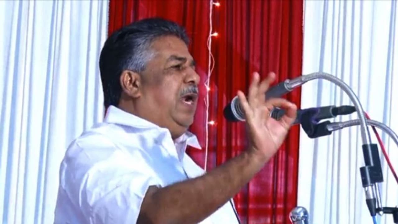 ഭരണഘടനക്കെതിരെ വിവാദ പരാമർശവുമായി മന്ത്രി സജി ചെറിയാൻ:'ജനങ്ങളെ കൊള്ളയടിക്കാൻ പറ്റിയതാണ് ഇന്ത്യൻ ഭരണഘടന'