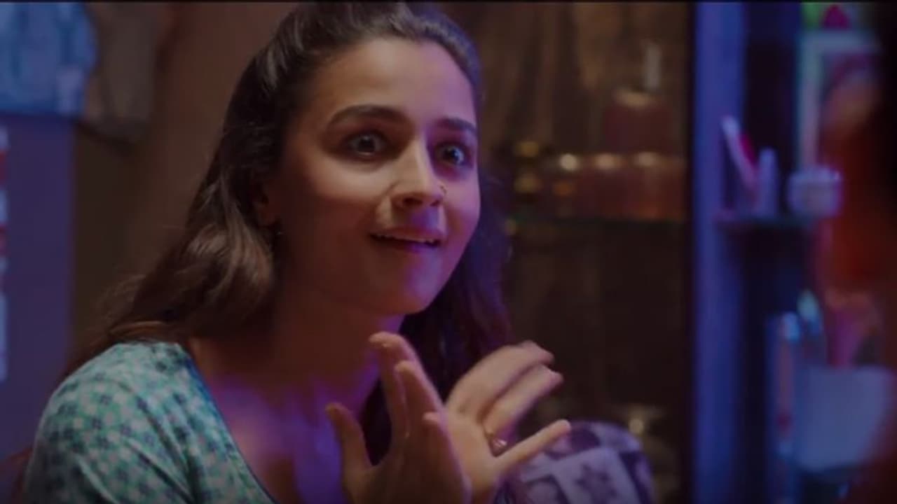 মুক্তি পেলো নেটফ্লিক্সের ডার্লিংস টিজার, মা মেয়ের চরিত্রে মুগ্ধ করলেন আলিয়া ভাট, শেফালি শাহ মুক্তি পেলো নেটফ্লিক্সের ডার্লিংস টিজার, মা মেয়ের চরিত্রে মুগ্ধ করলেন আলিয়া ভাট, শেফালি শাহ