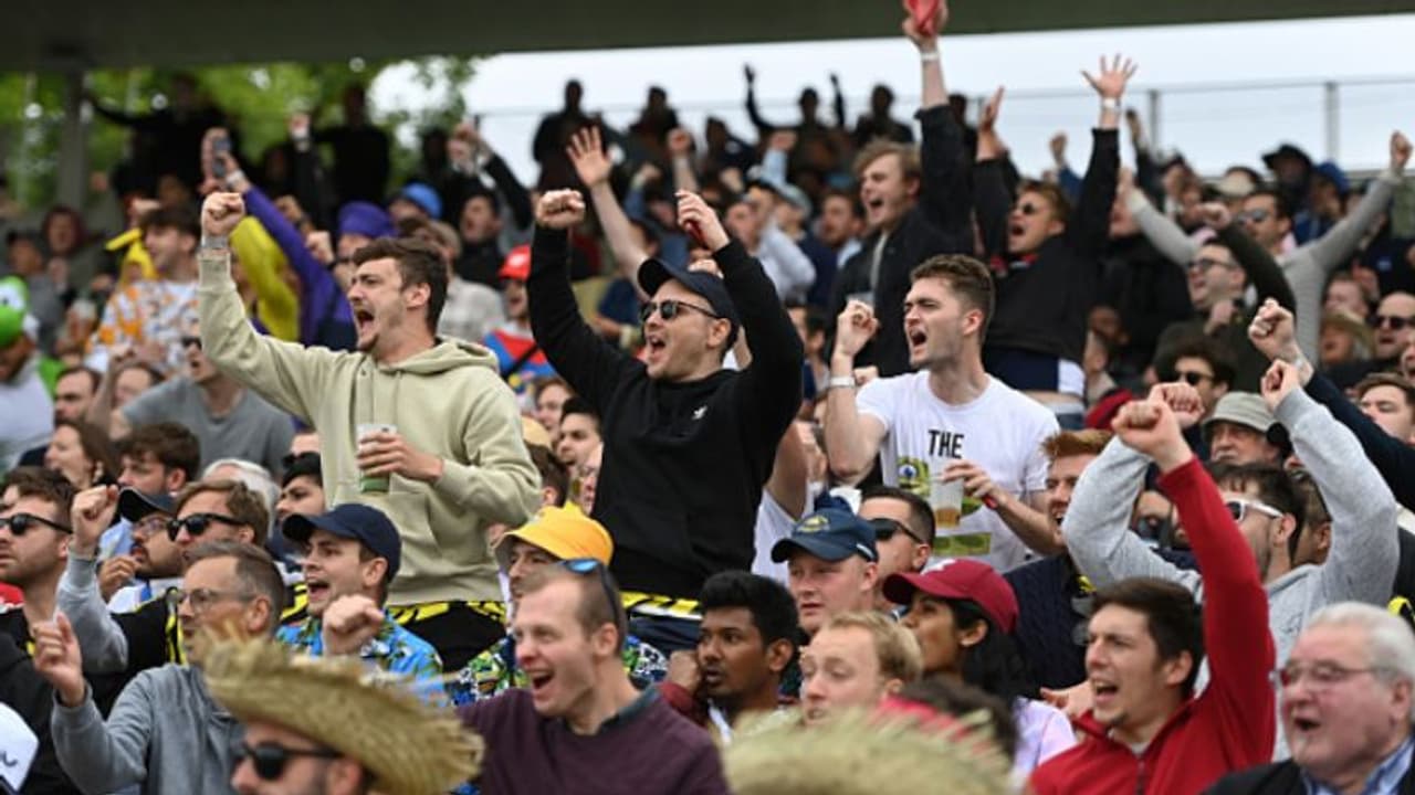 এজবাস্টনে ভারতীয় সমর্থকদের চরম হেনস্থা, বর্ণবিদ্বেষমূলক আক্রমণের অভিযোগ ইংরেজ ফ্যানেদের বিরুদ্ধে এজবাস্টনে ভারতীয় সমর্থকদের চরম হেনস্থা, বর্ণবিদ্বেষমূলক আক্রমণের অভিযোগ ইংরেজ ফ্যানেদের বিরুদ্ধে