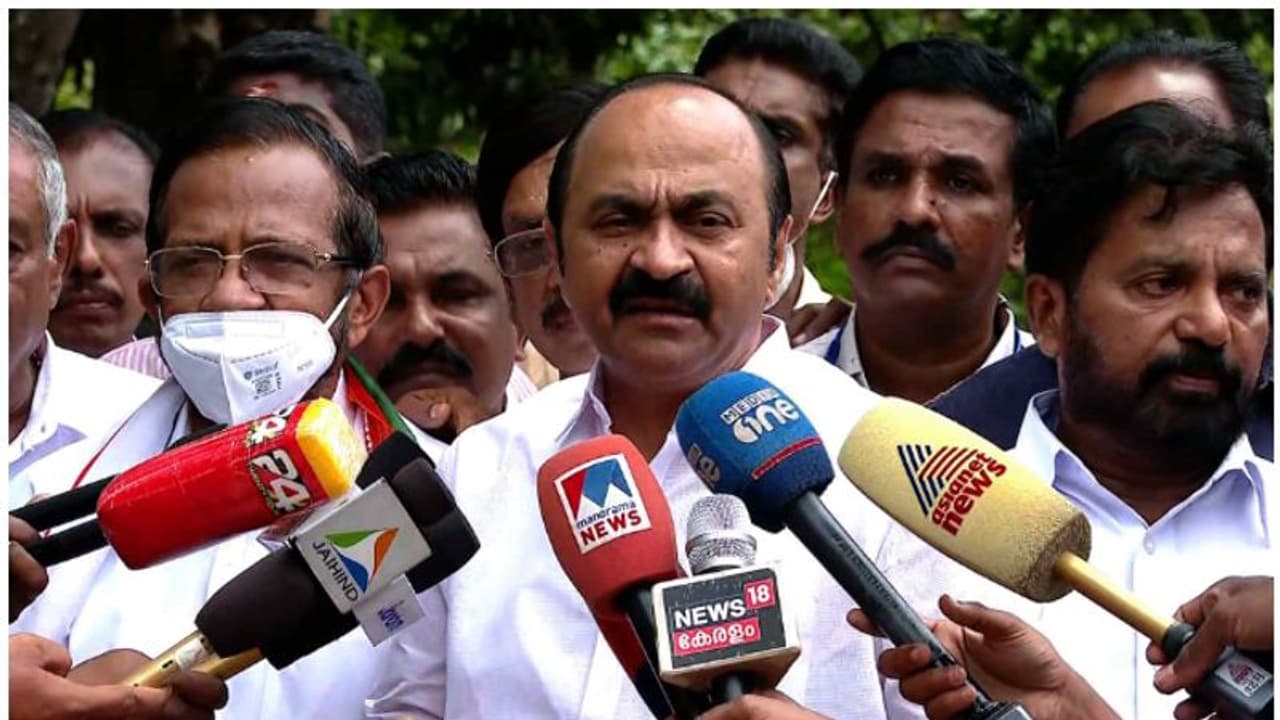 'സജി ചെറിയാൻ രാജിവയ്ക്കണം, ഇല്ലെങ്കിൽ നിയമ നടപടി'; ഭരണഘടനാ ശിൽപികളെ വരെ അപമാനിച്ചുവെന്ന് വി.ഡി സതീശൻ