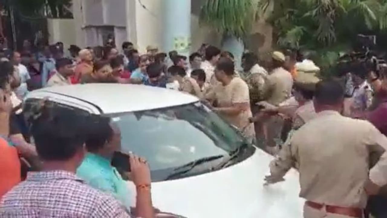 Chhattisgarh Vs UP police showdown over TV anchor's arrest