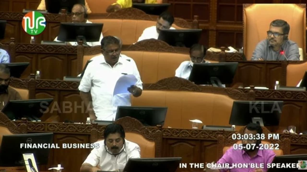 വാക്കുകൾ വളച്ചൊടിക്കപ്പെട്ടു എന്ന് സജി ചെറിയാൻ, തെറ്റായി വ്യാഖ്യാനിക്കാൻ ഇടയായതിൽ ദുഃഖം രേഖപ്പെടുത്തുന്നു