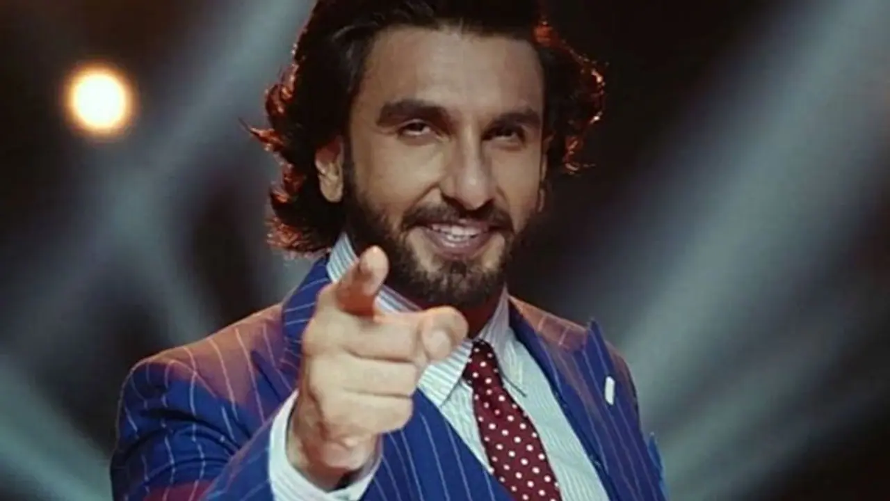 'शक्तिमान' बन बुराई पर प्रहार करेंगे रणवीर सिंह! एक्टर को पसंद आया सुपरहीरो का किरदार 'शक्तिमान' बन बुराई पर प्रहार करेंगे रणवीर सिंह! एक्टर को पसंद आया सुपरहीरो का किरदार