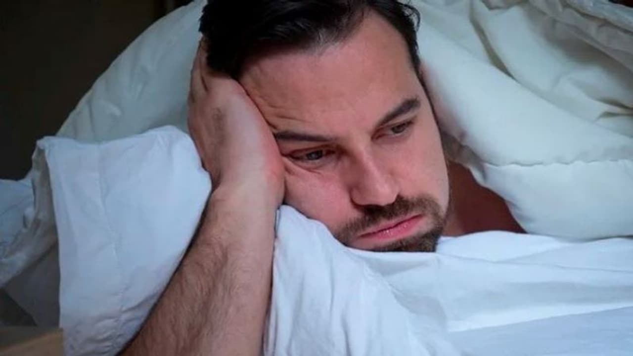 11 दिन तक बिना सोए रहा यह लड़का, जानिए क्यों करना पड़ा ऐसा 11 दिन तक बिना सोए रहा यह लड़का, जानिए क्यों करना पड़ा ऐसा