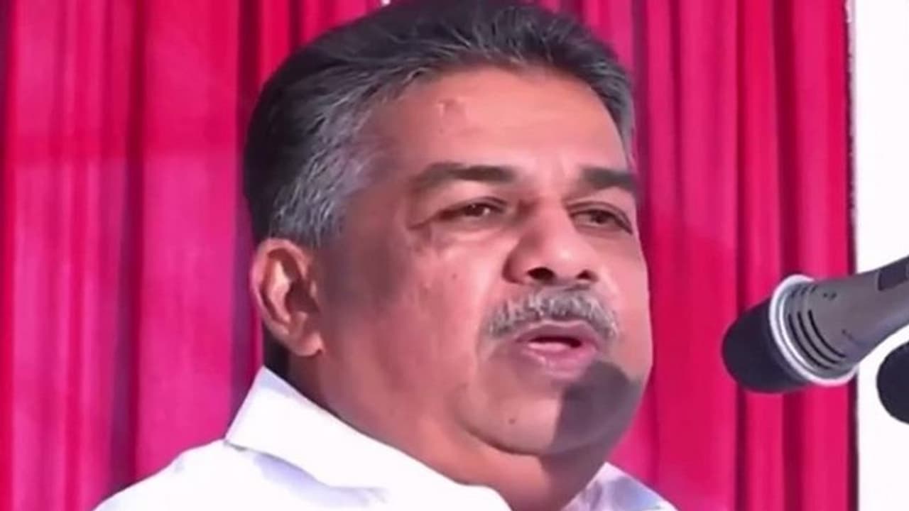 മന്ത്രിസ്ഥാനം രാജി വെയ്ക്കാൻ ഇടയായ സാഹചര്യം: സജിചെറിയാൻ നിയമസഭയിൽ ഇന്ന് പ്രത്യേക പരാമർശം നടത്തും മന്ത്രിസ്ഥാനം രാജി വെയ്ക്കാൻ ഇടയായ സാഹചര്യം: സജിചെറിയാൻ നിയമസഭയിൽ ഇന്ന് പ്രത്യേക പരാമർശം നടത്തും