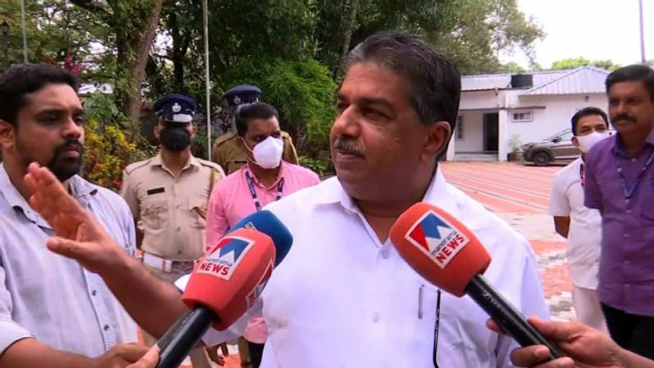 വിമർശിച്ചത് ഭരണകൂടത്തെ, താൻ മന്ത്രിയും രാഷ്ട്രീയക്കാരനുമാണ്: പ്രസ്താവന ന്യായീകരിച്ച് വീണ്ടും സജി ചെറിയാൻ