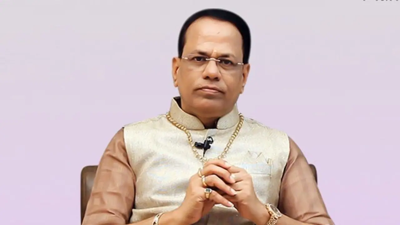 ಸರಳವಾಸ್ತು ಗುರೂಜಿ ಸಹಸ್ರಾರು ಕೋಟಿ ಒಡೆಯ: ಸಿಂಗಾಪುರಕ್ಕೆ ತೆರಳಿ ವಾಸ್ತುಶಾಸ್ತ್ರಜ್ಞರಾದರು ಸರಳವಾಸ್ತು ಗುರೂಜಿ ಸಹಸ್ರಾರು ಕೋಟಿ ಒಡೆಯ: ಸಿಂಗಾಪುರಕ್ಕೆ ತೆರಳಿ ವಾಸ್ತುಶಾಸ್ತ್ರಜ್ಞರಾದರು