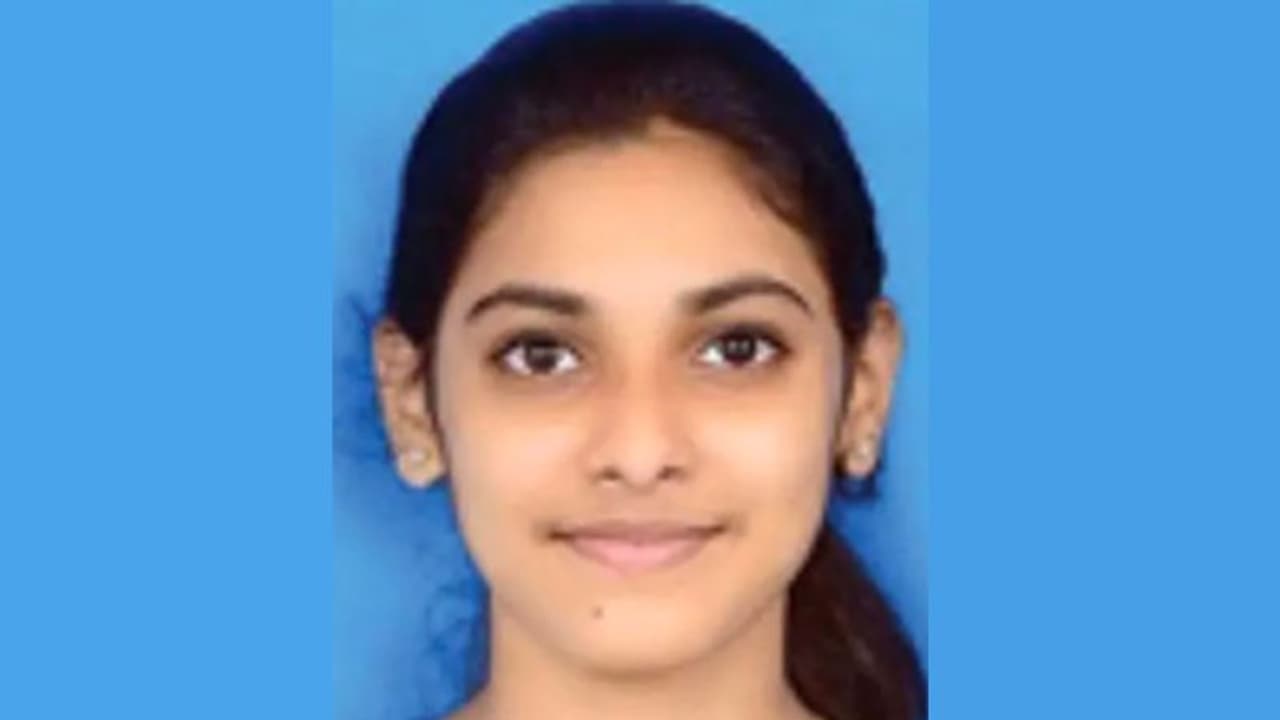 സഹപാഠികൾക്ക് സന്ദേശം അയച്ച് എൻജിനീയറിങ് വിദ്യാർഥിനി ജീവനൊടുക്കി