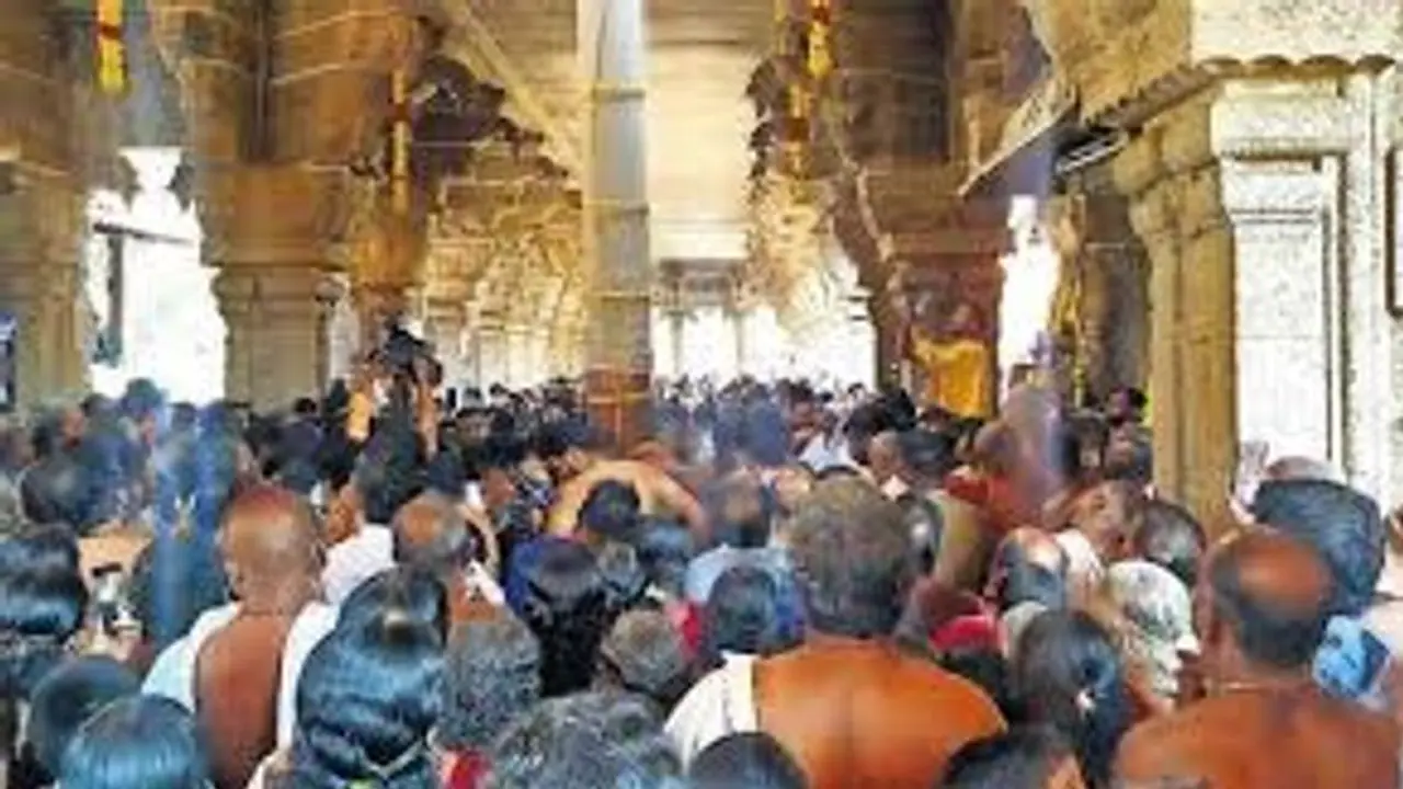 418 ஆண்டுகளுக்கு பின் ஆதிகேசவ பெருமாள் கோவில் குடமுழுக்கு.. ஆயிரக்கணக்கான பக்தர்கள் வருகை.. 418 ஆண்டுகளுக்கு பின் ஆதிகேசவ பெருமாள் கோவில் குடமுழுக்கு.. ஆயிரக்கணக்கான பக்தர்கள் வருகை..