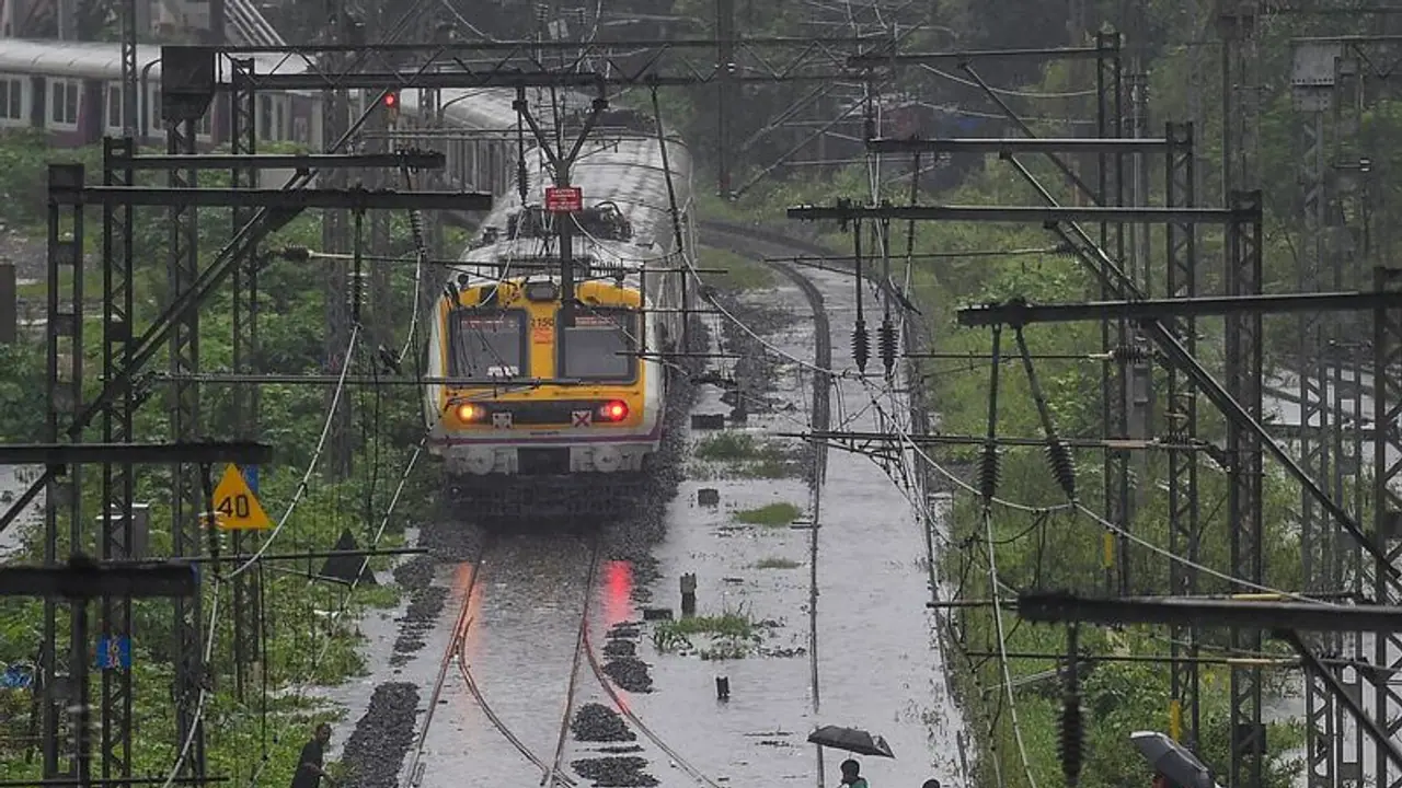Weather alert! IMD issues orange alert for heavy rain in Mumbai, Thane, Palghar; all you need to know