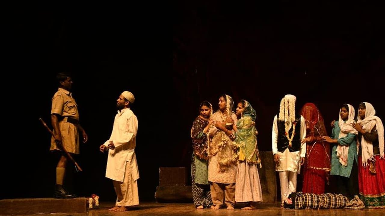 'ಜೊತೆಗಿರುವನು ಚಂದಿರ' ನಾಟಕ ಪ್ರದರ್ಶನಕ್ಕೆ ಹಿಂದುಪರ ಸಂಘಟನೆಗಳಿಂದ ಅಡ್ಡಿ 'ಜೊತೆಗಿರುವನು ಚಂದಿರ' ನಾಟಕ ಪ್ರದರ್ಶನಕ್ಕೆ ಹಿಂದುಪರ ಸಂಘಟನೆಗಳಿಂದ ಅಡ್ಡಿ