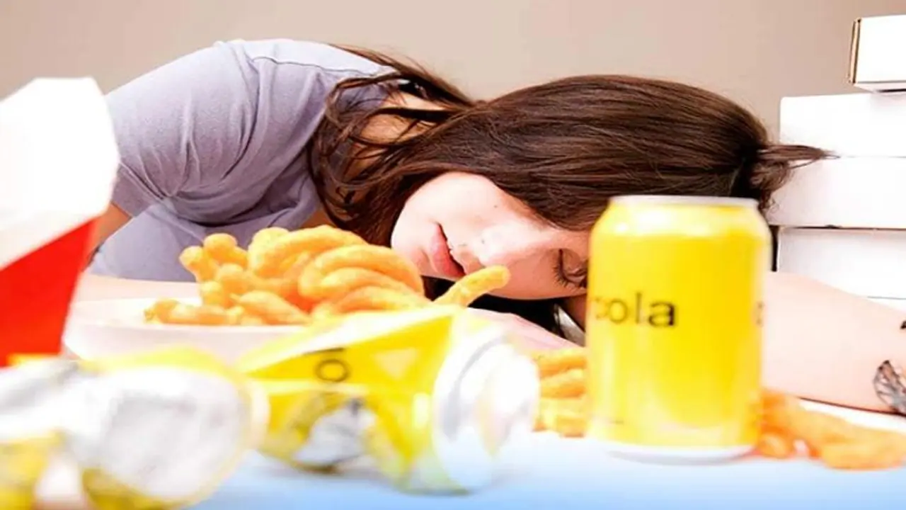 खाना खाने के बाद भूलकर भी ना करें यह 5 गलतियां, वरना सेहत पर पड़ सकता है बुरा असर