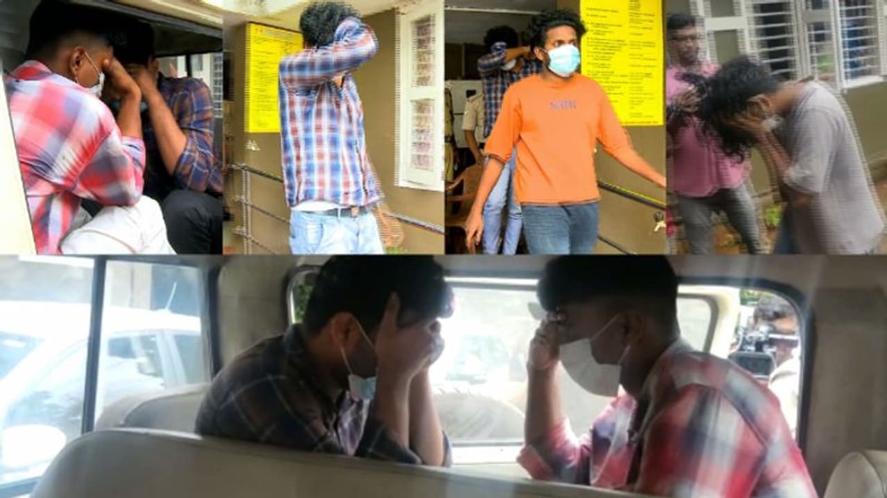 എസ്എഫ്ഐ കെഎസ്യു സംഘം മോഷ്ടിച്ചത് ഇൻവർട്ടർ ബാറ്ററികളും പ്രൊജക്ടറും; ആക്രിക്കടയിൽ വിറ്റ് പണം വാങ്ങി എസ്എഫ്ഐ കെഎസ്യു സംഘം മോഷ്ടിച്ചത് ഇൻവർട്ടർ ബാറ്ററികളും പ്രൊജക്ടറും; ആക്രിക്കടയിൽ വിറ്റ് പണം വാങ്ങി