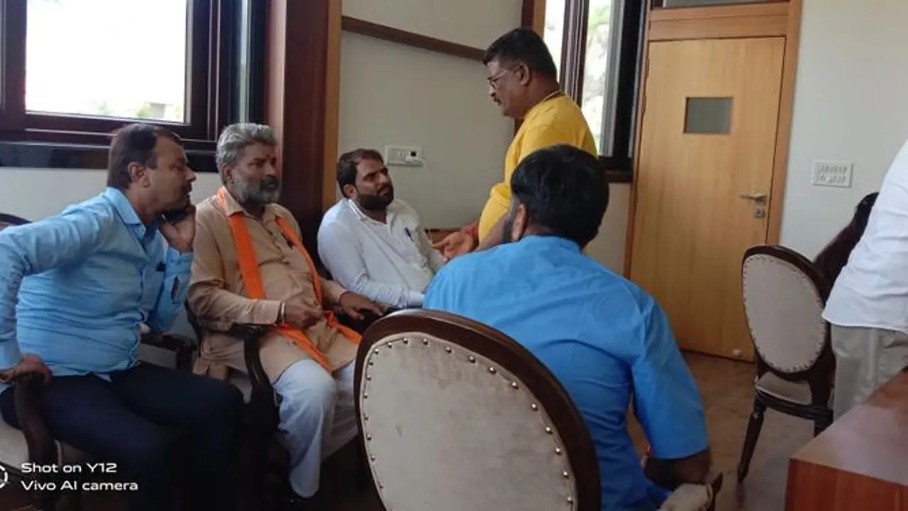 राजस्थान में भाजपा नेता के बेटे पर चाकू से हमला, इस जिलें मे हुआ बवाल, गंभीर हालत में हॉस्पिटल में भर्ती राजस्थान में भाजपा नेता के बेटे पर चाकू से हमला, इस जिलें मे हुआ बवाल, गंभीर हालत में हॉस्पिटल में भर्ती