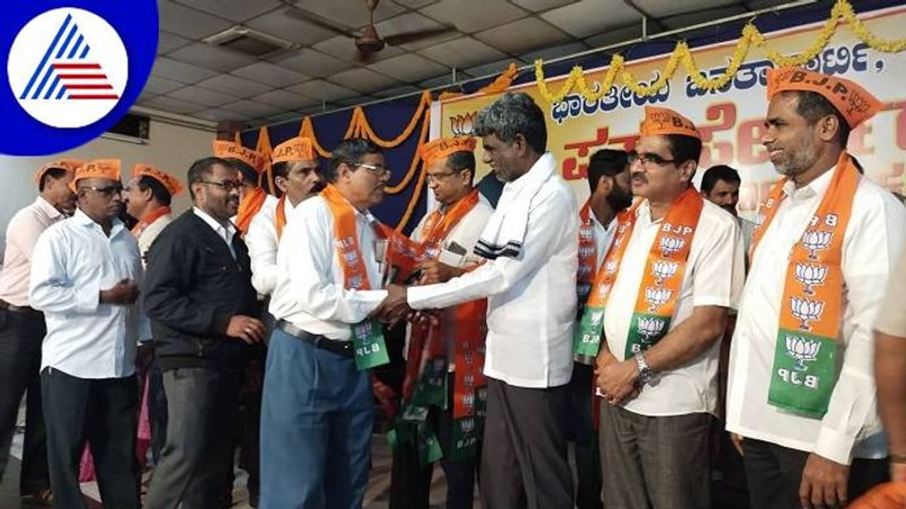 ಬಿಜೆಪಿಯಲ್ಲಿ ದೇಶ ಕಟ್ಟುವ ಜವಾಬ್ದಾರಿ ಹುದ್ದೆಗಳು: ಸಚಿವ ಕೋಟಾ ಬಿಜೆಪಿಯಲ್ಲಿ ದೇಶ ಕಟ್ಟುವ ಜವಾಬ್ದಾರಿ ಹುದ್ದೆಗಳು: ಸಚಿವ ಕೋಟಾ