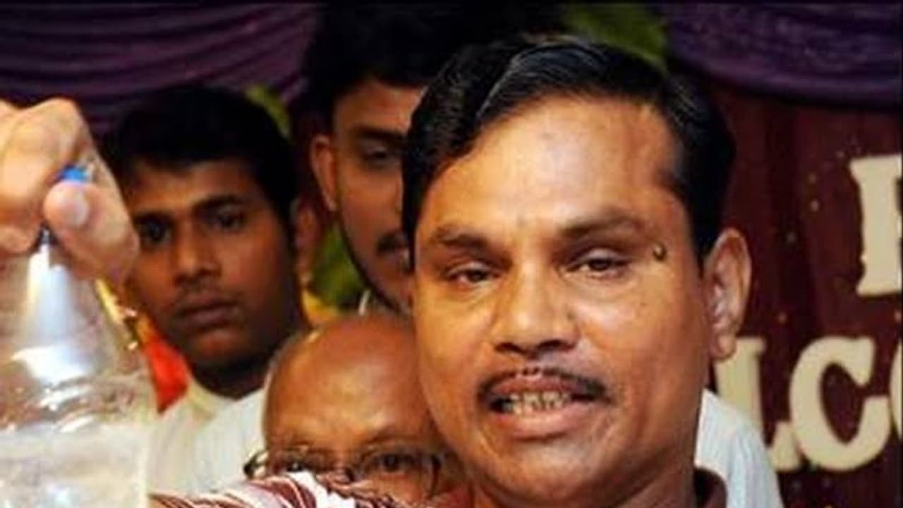 ஒரு லிட்டர் மூலிகை பெட்ரோல் ரூ.16..! என் உயிருக்கு ஆபத்து மீண்டும் பரபரப்பை ஏற்படுத்திய ராமர்பிள்ளை