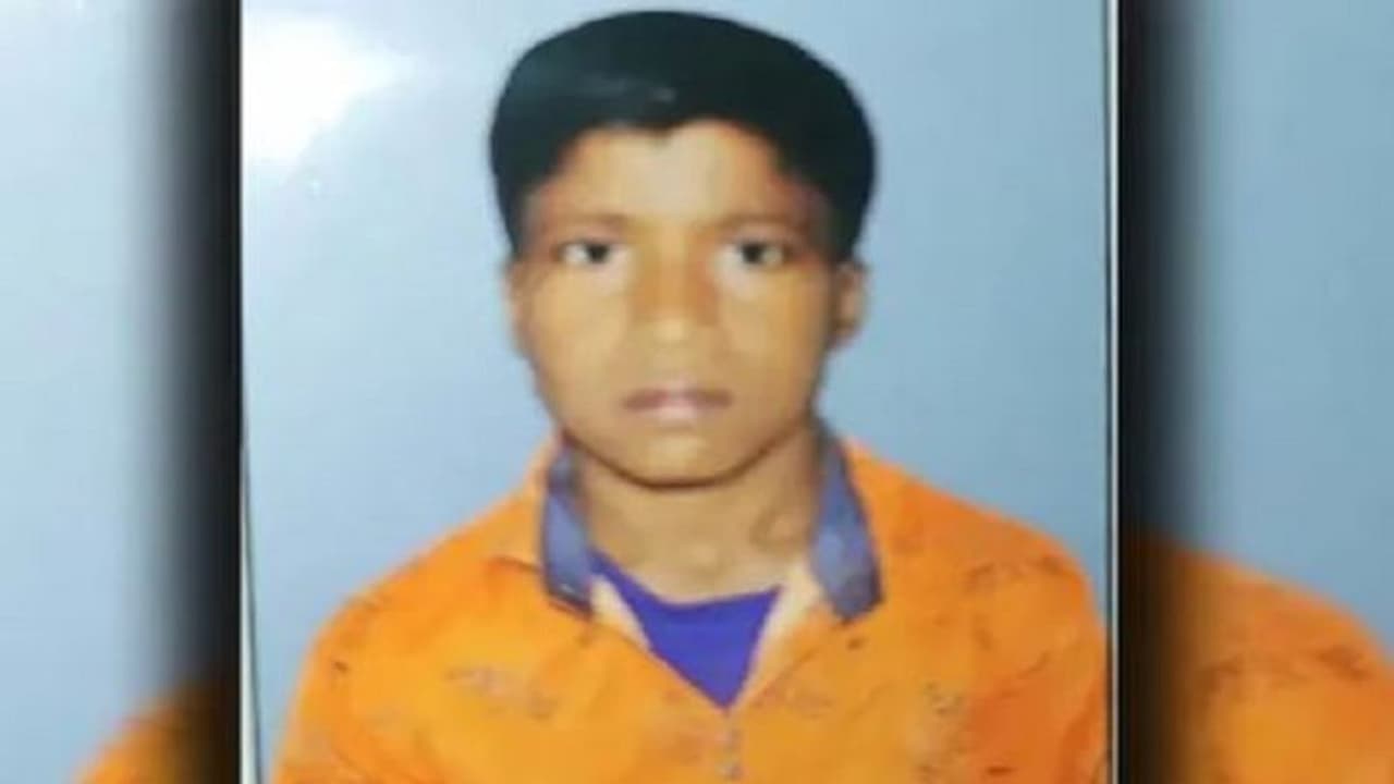 कानपुर में डबल मर्डर के बाद एक मासूम की संदिग्ध मौत, सौतेले रिश्तों से लोगों का उठ जाएगा भरोसा कानपुर में डबल मर्डर के बाद एक मासूम की संदिग्ध मौत, सौतेले रिश्तों से लोगों का उठ जाएगा भरोसा