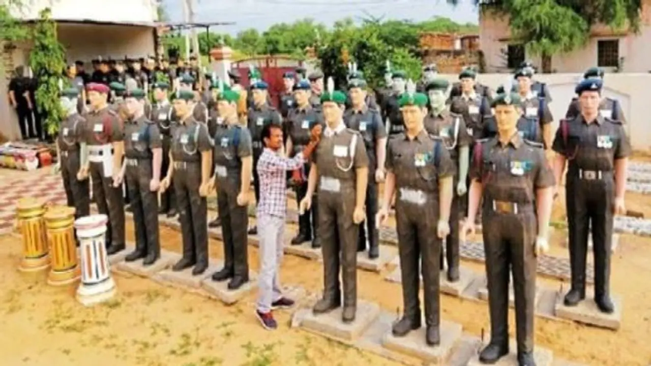 अपने निजी खर्च पर शहीदों की 1300 मूर्तियों के वाले पूर्व MLA, अब लगवाएंगे स्वतंत्रता सेनानियों की स्टेच्यू अपने निजी खर्च पर शहीदों की 1300 मूर्तियों के वाले पूर्व MLA, अब लगवाएंगे स्वतंत्रता सेनानियों की स्टेच्यू