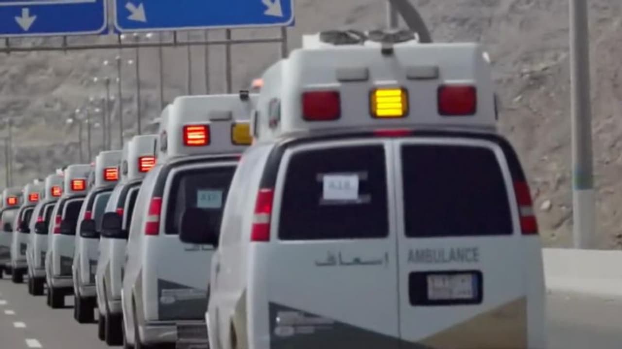 Hajj 2022: കിടപ്പു രോഗികളായ ഹജ്ജ് തീര്ത്ഥാടകരെ ആംബുലന്സുകളില് മക്കയിലെത്തിച്ചു വീഡിയോ Hajj 2022: കിടപ്പു രോഗികളായ ഹജ്ജ് തീര്ത്ഥാടകരെ ആംബുലന്സുകളില് മക്കയിലെത്തിച്ചു വീഡിയോ