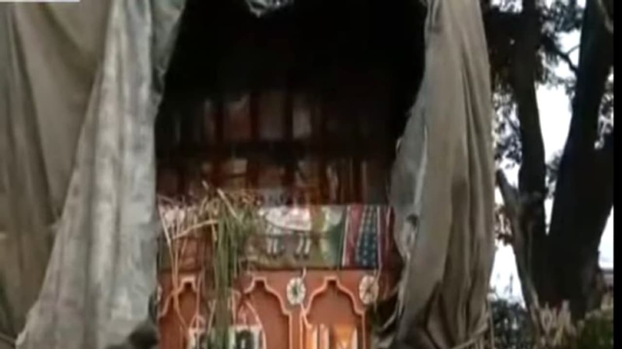 हजारीबाग में चोरों का खुराफाती दिमाग..एडीबल वेजिटेबल ऑयल से लदे ट्रक के पीछे दूसरी गाड़ी लगाकर की तेल की चोरी हजारीबाग में चोरों का खुराफाती दिमाग..एडीबल वेजिटेबल ऑयल से लदे ट्रक के पीछे दूसरी गाड़ी लगाकर की तेल की चोरी