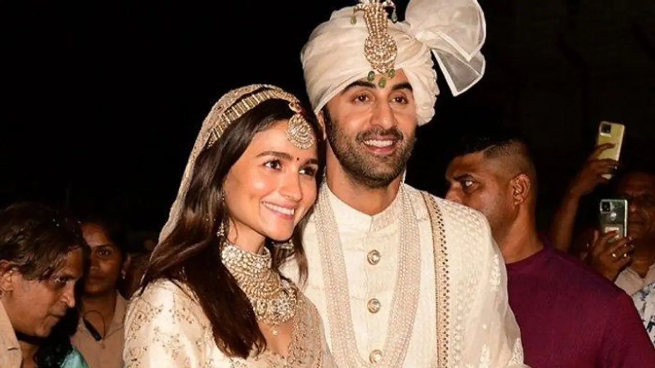 Online user REVEALS Ranbir Kapoor's BAD behaviour towards Alia Bhatt on sets 'Degrades, says mean things...' 