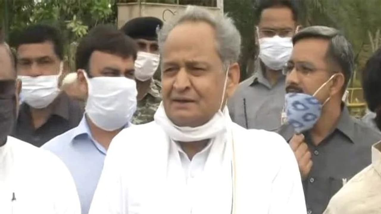 கொலை செய்யப்பட்ட ராஜஸ்தான் டெய்லரின் மகன்களுக்கு அரசு வேலை... அறிவித்தது அம்மாநில அரசு!! கொலை செய்யப்பட்ட ராஜஸ்தான் டெய்லரின் மகன்களுக்கு அரசு வேலை... அறிவித்தது அம்மாநில அரசு!!